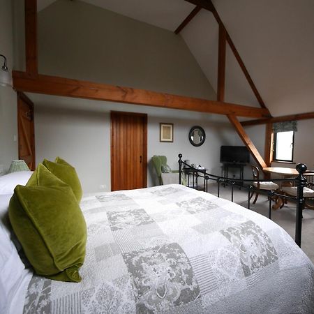 North Downs Barn Bed & Breakfast Rochester  Eksteriør bilde