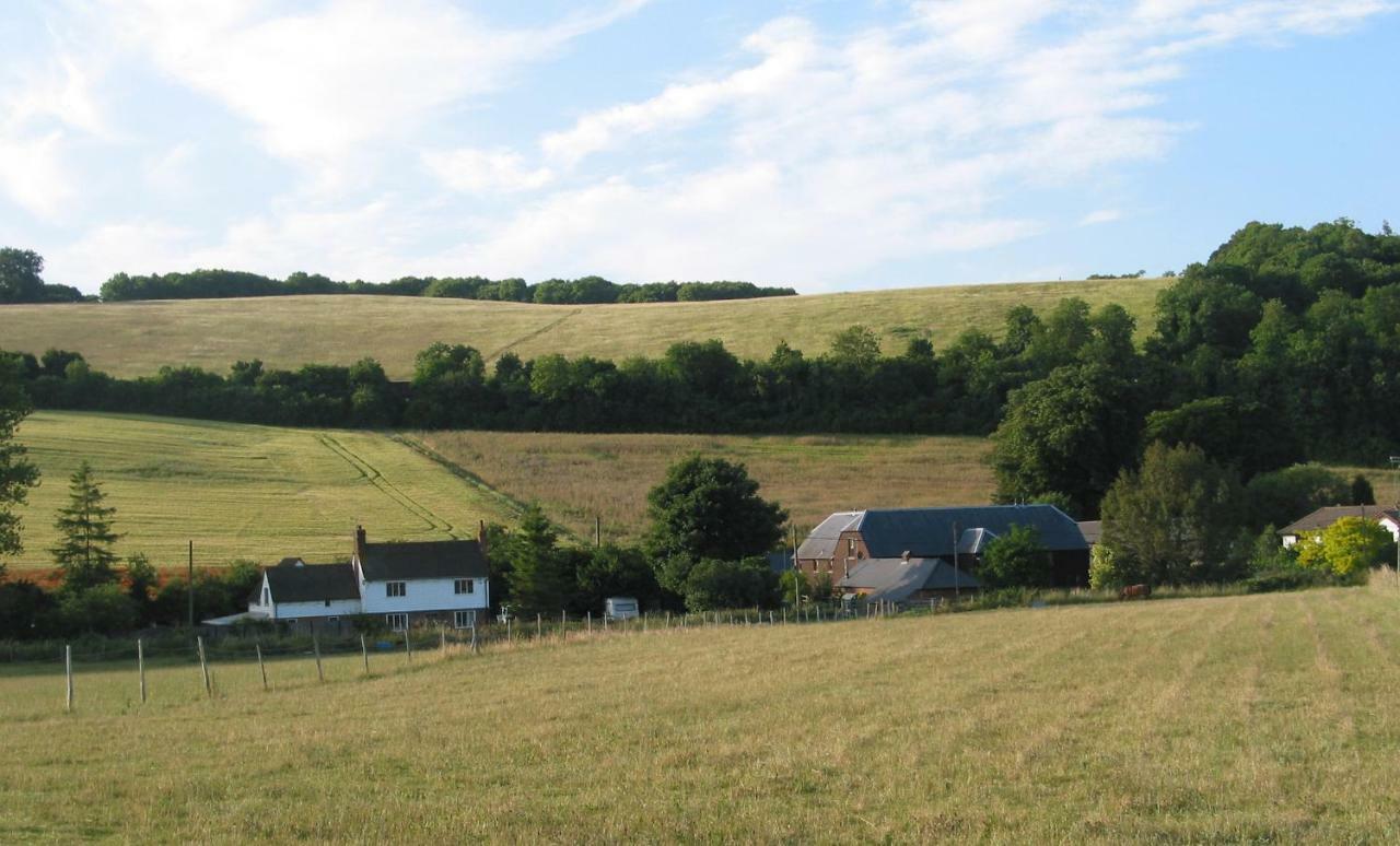 North Downs Barn Bed & Breakfast Rochester  Eksteriør bilde